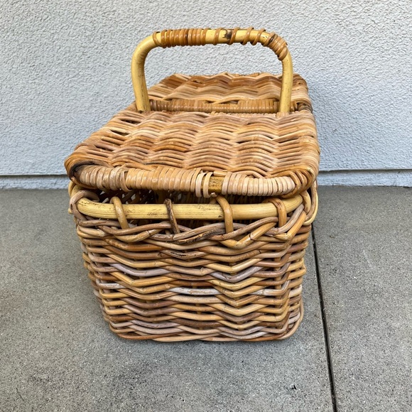 Wicker Picnic Basket with Handles - Picture 5 of 11